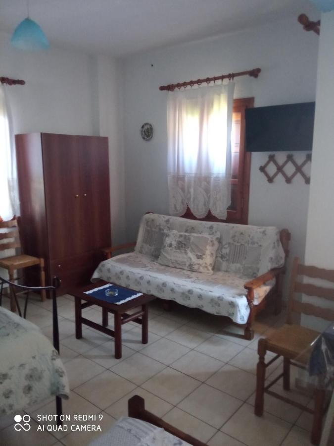 Maravelias Rooms Tríkeri Esterno foto